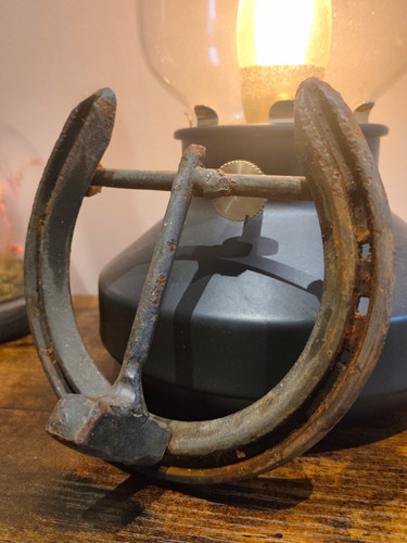 Vintage horseshoe style - horseshoe-style, riding